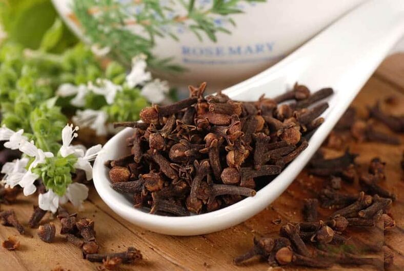 Cloves against parasites